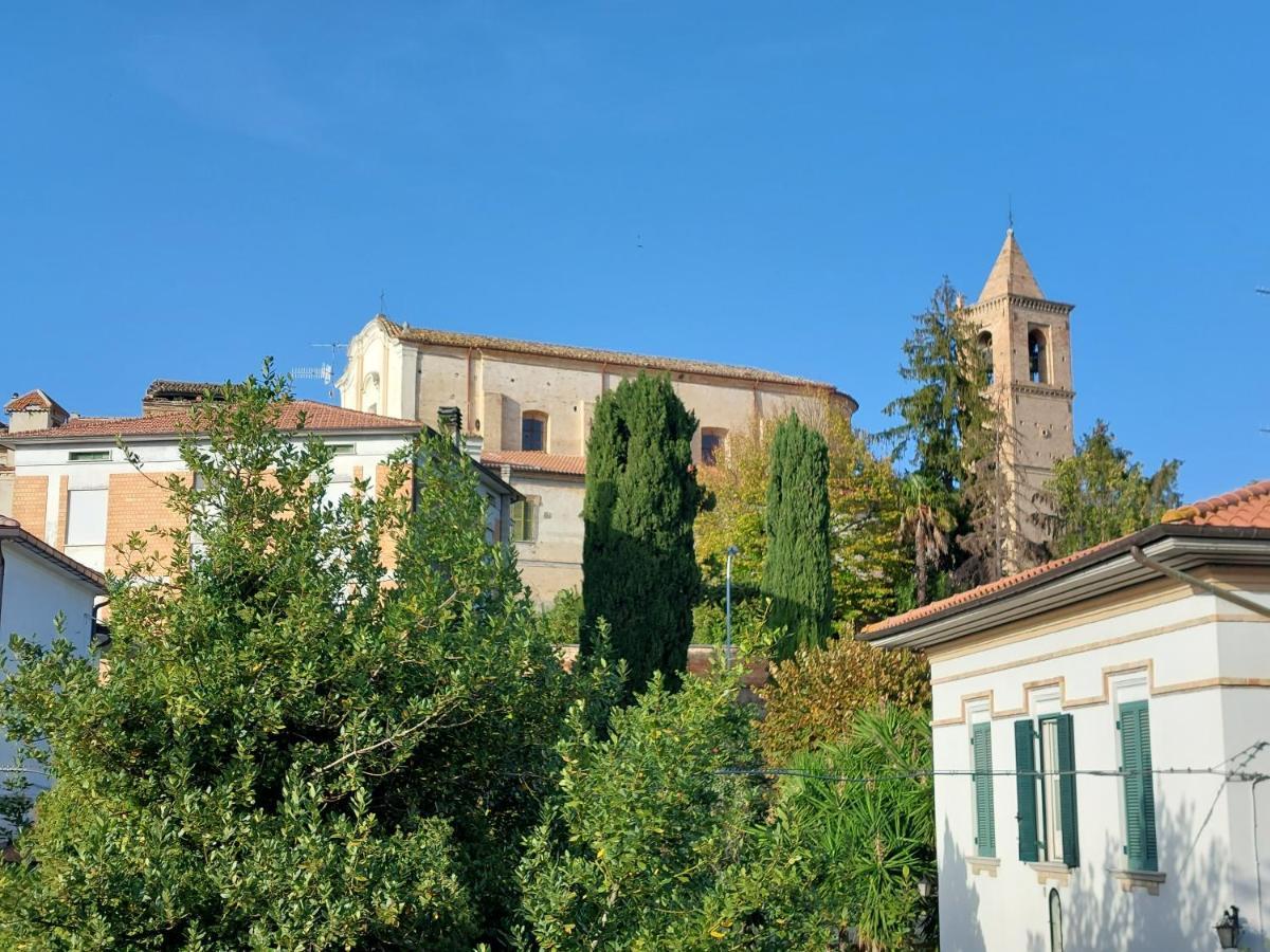 Bed And Breakfast La Pecora Rosa Sant'Omero 外观 照片