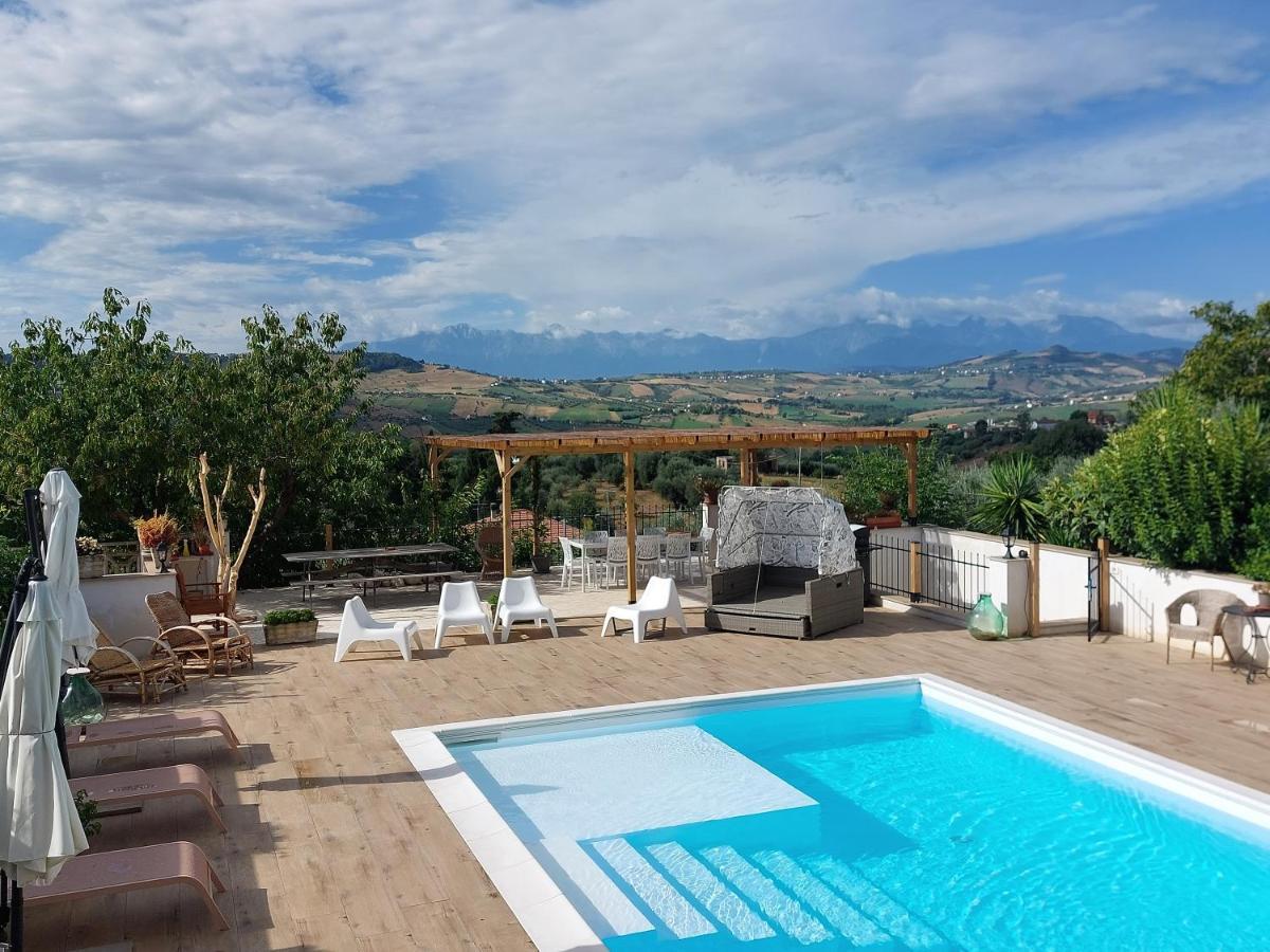 Bed And Breakfast La Pecora Rosa Sant'Omero 外观 照片